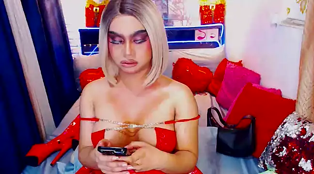 Snapshot of TsGoddessNhicolle chatting on January 26, 1:36 pm TsGoddessNhicolle online show from January 26, 1:36 pm