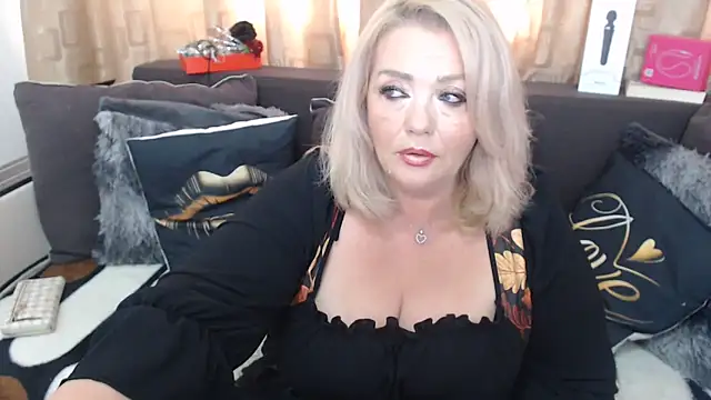 Snapshot of MsMelyssaxx chatting on June 5, 4:06 am MsMelyssaxx online show from June 5, 4:06 am