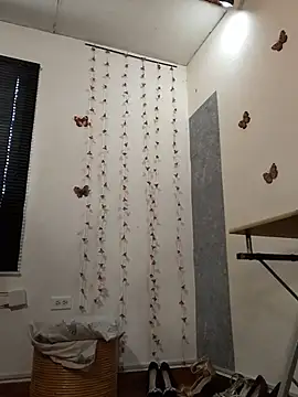 sharom smith1 online show from April 10, 7:21 pm