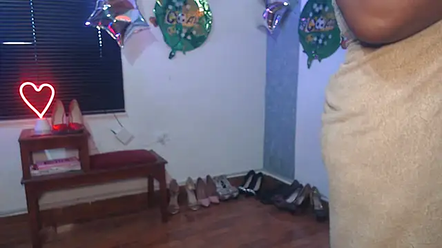 Snapshot of sharom_smith1 chatting on July 16, 6:49 pm sharom smith1 online show from July 16, 6:49 pm