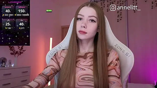 Snapshot of Annelitt chatting on January 10, 8:37 pm Annelitt online show from January 10, 8:37 pm