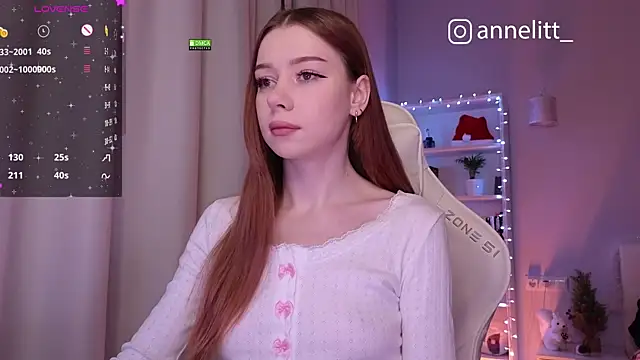 Snapshot of Annelitt chatting on January 5, 6:56 pm Annelitt online show from January 5, 6:56 pm