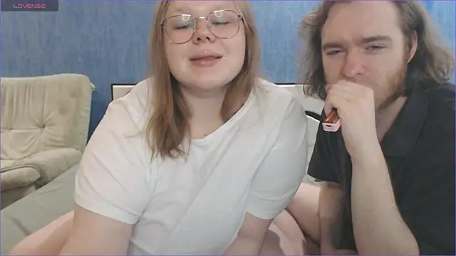 Snapshot of Touch_me_more_please chatting on February 12, 12:01 pm Touch me more please online show from February 12, 12:01 pm