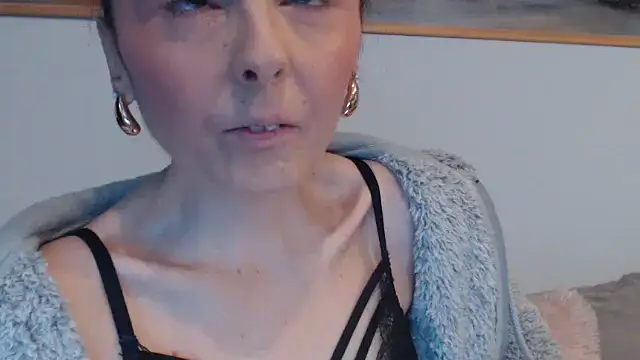 cleophee online show from January 17, 8:07 am