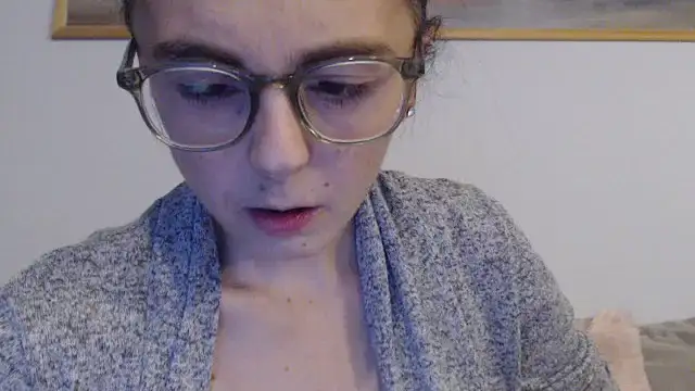 Snapshot of cleophee chatting on October 31, 6:32 am cleophee online show from October 31, 6:32 am