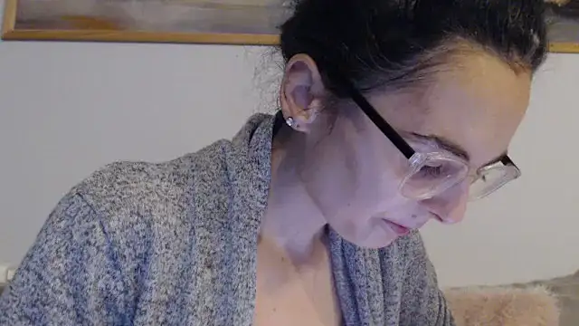 cleophee online show from February 6, 6:53 am