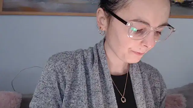 cleophee online show from March 24, 6:24 am