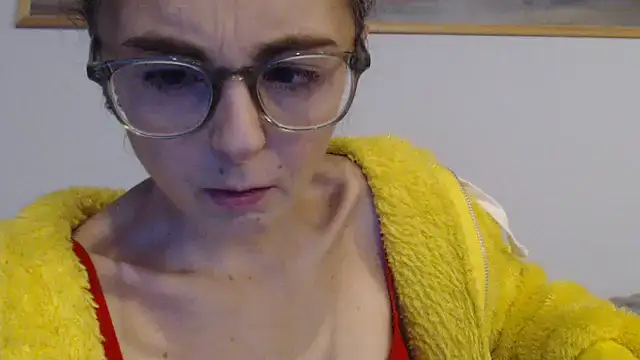 Snapshot of cleophee chatting on December 3, 6:25 am cleophee online show from December 3, 6:25 am