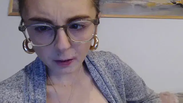 cleophee online show from December 17, 7:02 am