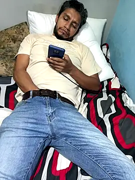 Snapshot of Darkdickhard chatting on November 7, 3:44 am Darkdickhard online show from November 7, 3:44 am