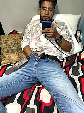 Snapshot of Darkdickhard chatting on November 6, 4:27 am Darkdickhard online show from November 6, 4:27 am