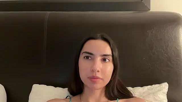 everybody loves pussy online show from January 1, 10:35 pm