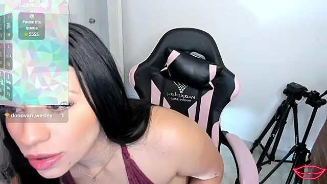 wandaxs69 online show from March 26, 11:30 am