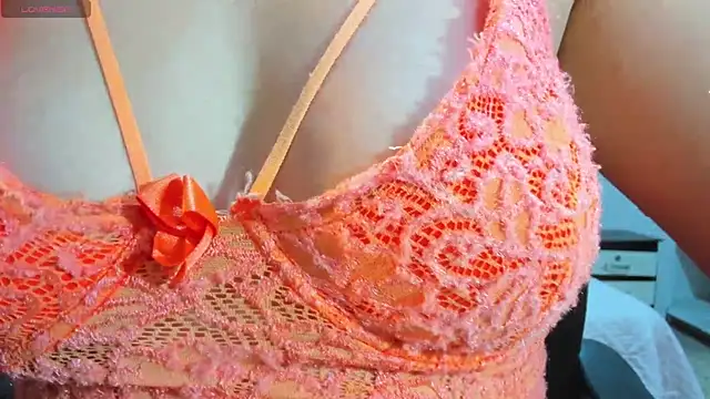 Snapshot of ambar_sex10 chatting on October 10, 1:45 pm ambar sex10 online show from October 10, 1:45 pm