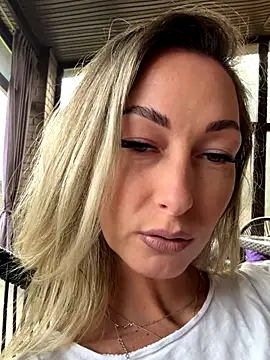 Snapshot of StarryHanna chatting on October 4, 11:45 am StarryHanna online show from October 4, 11:45 am