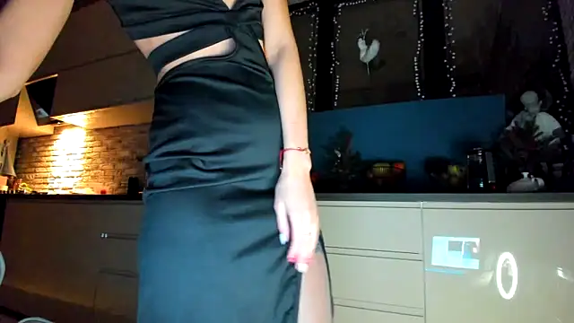 StarryHanna online show from March 2, 6:15 pm