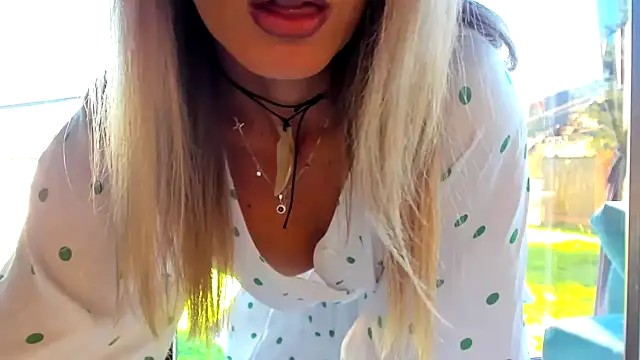 Snapshot of StarryHanna chatting on July 17, 2:03 pm StarryHanna online show from July 17, 2:03 pm