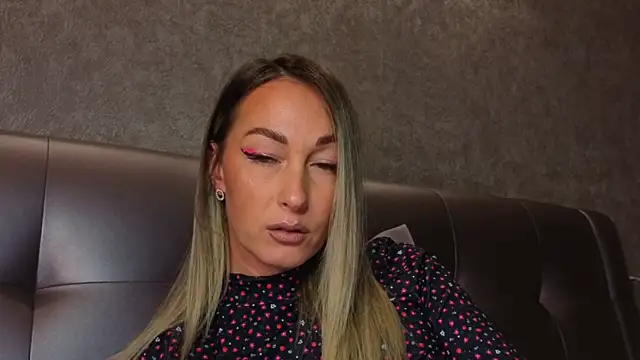 Snapshot of StarryHanna chatting on October 15, 9:12 pm StarryHanna online show from October 15, 9:12 pm