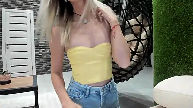 StarryHanna online show from April 29, 6:58 pm