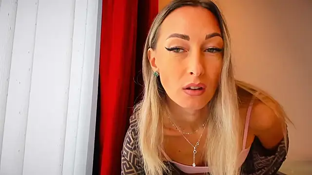 StarryHanna online show from May 14, 1:46 am