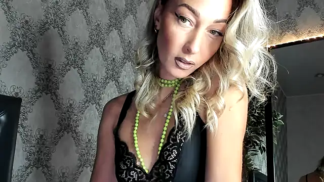 Snapshot of StarryHanna chatting on February 24, 7:19 pm StarryHanna online show from February 24, 7:19 pm
