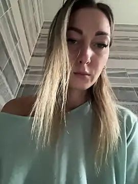 Snapshot of StarryHanna chatting on March 7, 10:13 am StarryHanna online show from March 7, 10:13 am
