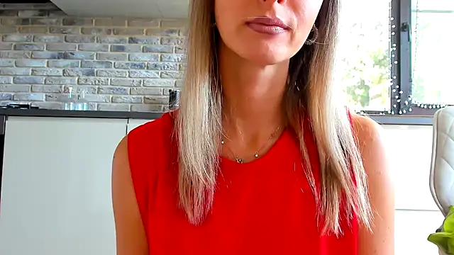 Snapshot of StarryHanna chatting on July 18, 8:12 am StarryHanna online show from July 18, 8:12 am