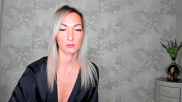 StarryHanna online show from February 22, 5:03 pm