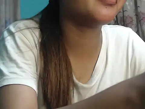 NancyRuvi online show from October 20, 4:18 pm