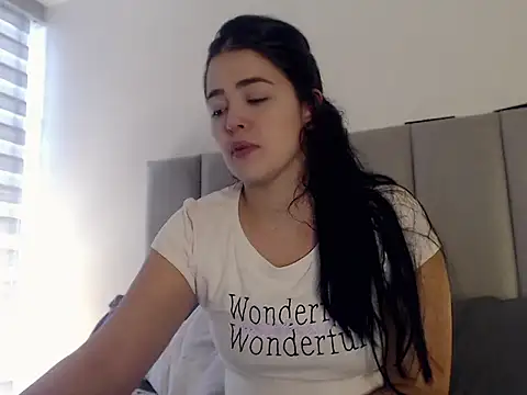 Aleska  Bell online show from December 5, 8:28 pm