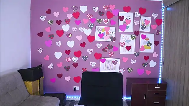 Snapshot of Steph_F chatting on February 27, 8:24 am Steph F online show from February 27, 8:24 am