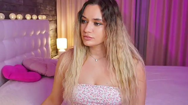 Snapshot of starrydoll chatting on March 4, 5:34 pm starrydoll online show from March 4, 5:34 pm