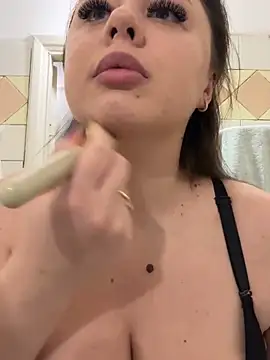 Snapshot of Sara_Slow chatting on December 19, 12:18 pm Sara Slow online show from December 19, 12:18 pm