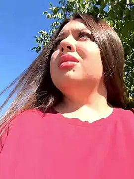 Snapshot of Sara_Slow chatting on September 24, 9:05 am Sara Slow online show from September 24, 9:05 am