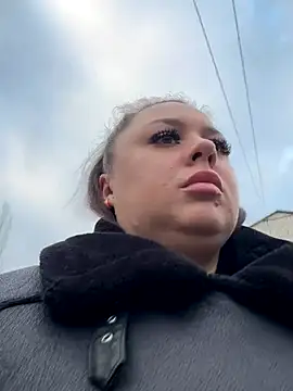 Snapshot of Sara_Slow chatting on December 22, 1:33 pm Sara Slow online show from December 22, 1:33 pm