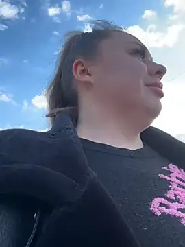 Snapshot of Sara_Slow chatting on February 19, 1:39 pm Sara Slow online show from February 19, 1:39 pm