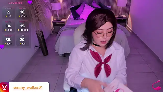 emmy walker online show from October 31, 11:07 am