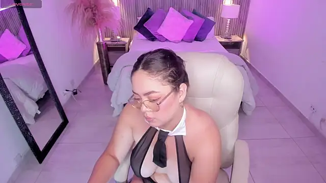 emmy walker online show from November 9, 11:25 am