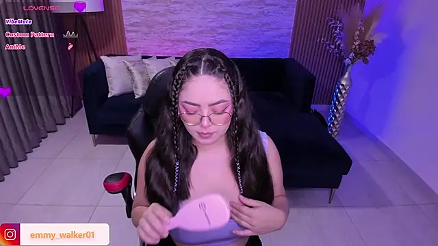 emmy walker online show from December 1, 11:11 am