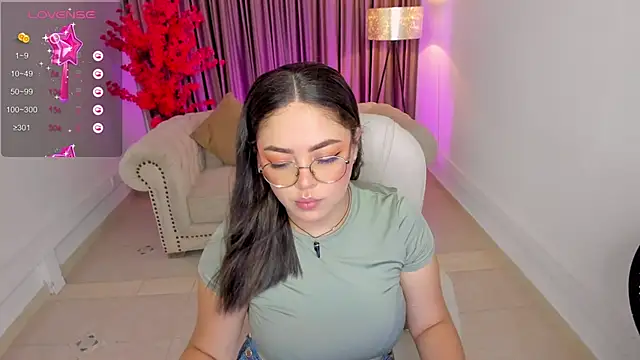 Snapshot of emmy_walker chatting on February 26, 11:00 am emmy walker online show from February 26, 11:00 am