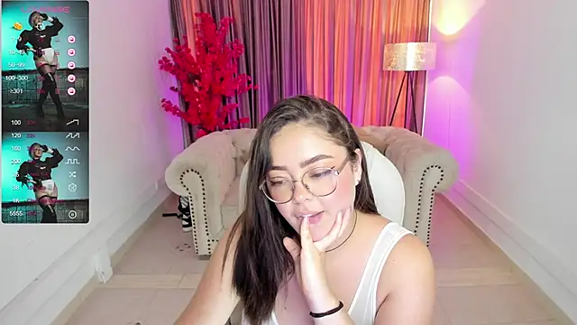 Snapshot of emmy_walker chatting on March 1, 2:13 pm emmy walker online show from March 1, 2:13 pm