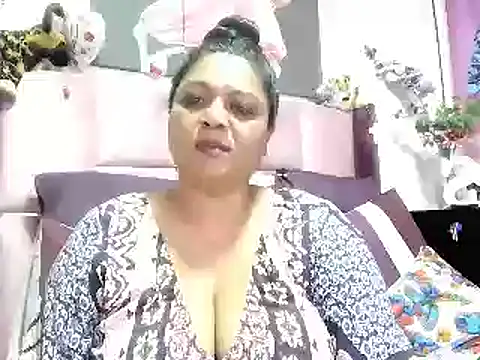 Snapshot of IndianDelia chatting on June 1, 4:06 pm IndianDelia online show from June 1, 4:06 pm