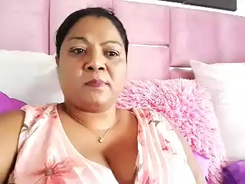 Snapshot of IndianDelia chatting on March 15, 1:18 pm IndianDelia online show from March 15, 1:18 pm