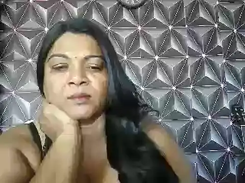 Snapshot of IndianDelia chatting on May 26, 8:23 am IndianDelia online show from May 26, 8:23 am