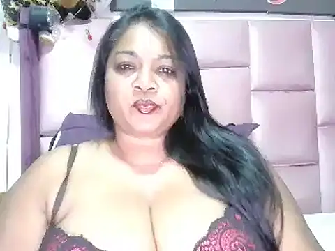 Snapshot of IndianDelia chatting on May 11, 7:00 pm IndianDelia online show from May 11, 7:00 pm