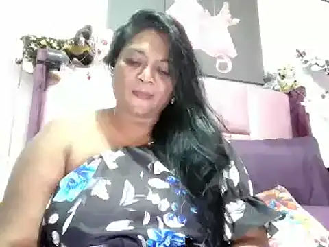 Snapshot of IndianDelia chatting on April 28, 7:07 pm IndianDelia online show from April 28, 7:07 pm