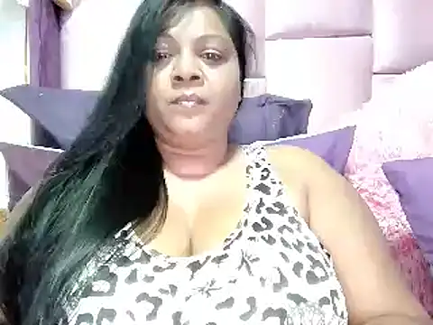 Snapshot of IndianDelia chatting on October 19, 3:20 am IndianDelia online show from October 19, 3:20 am