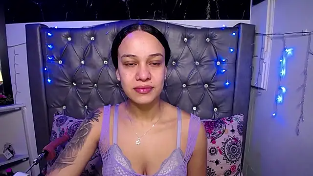 Snapshot of LAILAGUMMY chatting on March 5, 12:00 pm LAILAGUMMY online show from March 5, 12:00 pm