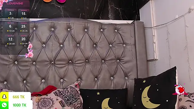 LAILAGUMMY online show from April 7, 2:08 pm