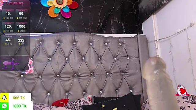 LAILAGUMMY online show from April 1, 12:50 pm